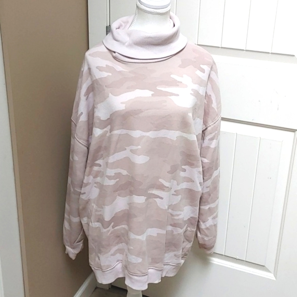 AMERICAN EAGLE cameo turtleneck sweatshirt light brown beige long sleeves